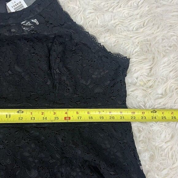 Torrid Women’s Plus 2x Black Lace Peplum Top High Neck Cutaway Shoulders NWT - Picture 5 of 12